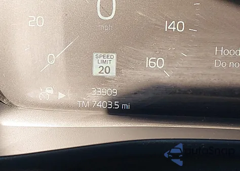 2021 Volvo Xc40 T5 R-Design from USA, damaged, VIN YV4162UM4M2612558